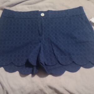 Selby Navy Scallop-Hem Textured Shorts/ Crown & Ivy